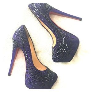 AUTHENTIC Christian Louboutin Decora Pump